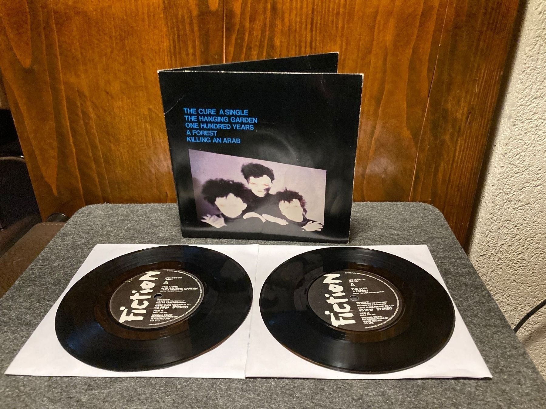 Dischi in vinile: The Cure - A Single - 2 x 7" – Usato da Fribourg venduto da Karushi 2
