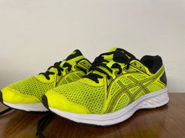 Neongelbe ASICS Sportschuhe Gr. 39