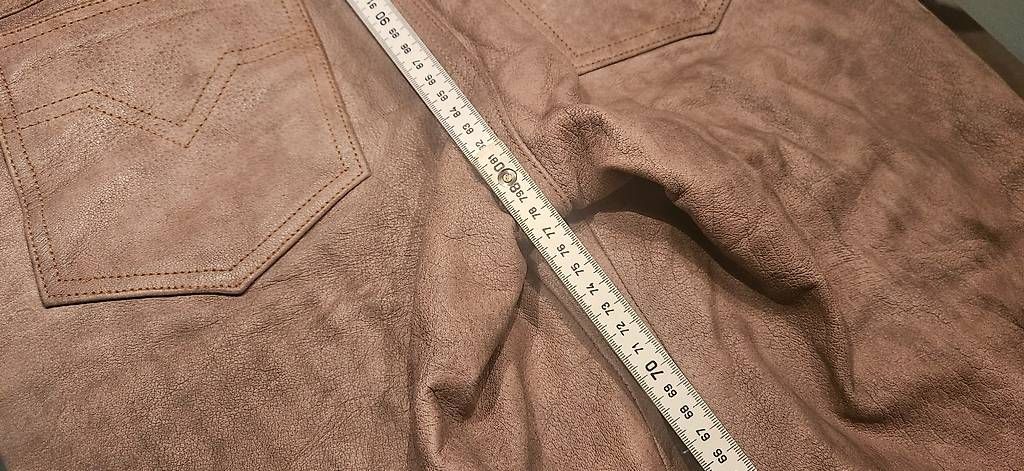 Pantaloni: Schöne dicke Lederhose Braun – Usato da Ittigen venduto da Auderset 3