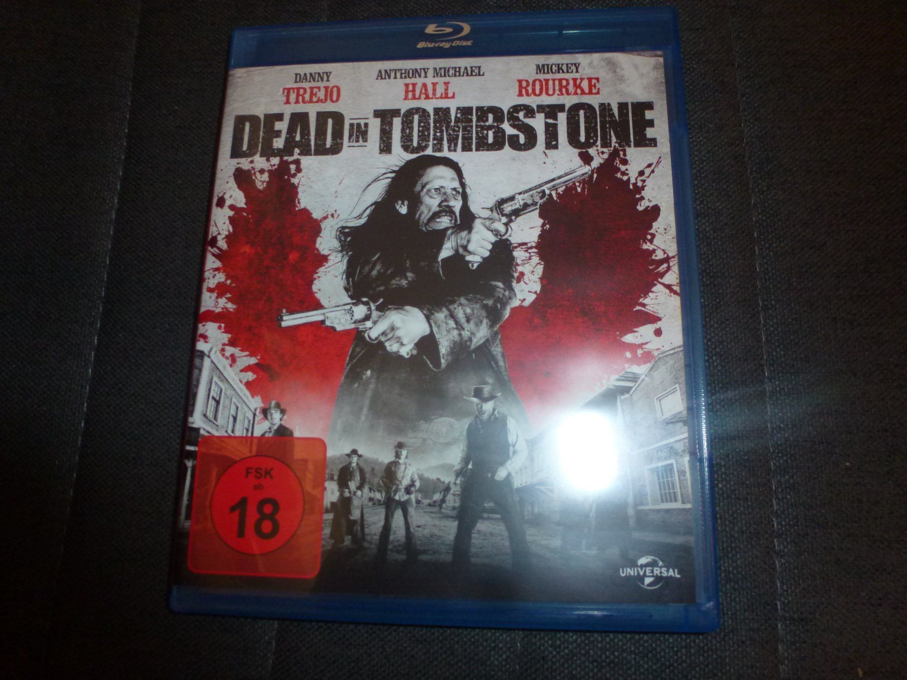 Alle DVDs: Dead in Tombstone (BLU-RAY) – Gebraucht aus Olten von Disc-Verkauf
