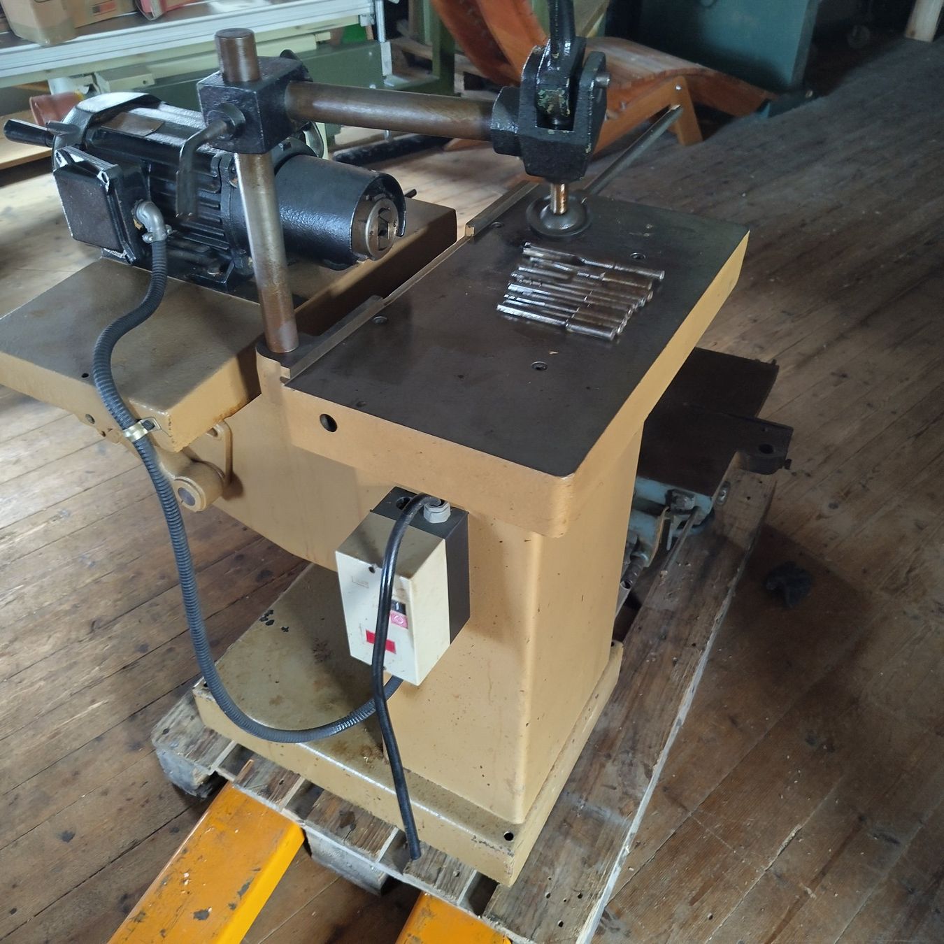 SCM Tutte le macchine: Langlochbohrmaschine SCM – Usato da Herisau venduto da kernbo