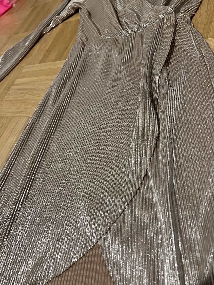 Vestiti: Gold Glänzendes Kleid – Nuovo (secondo la descrizione) da Biel/Bienne venduto da Peeeep10 1