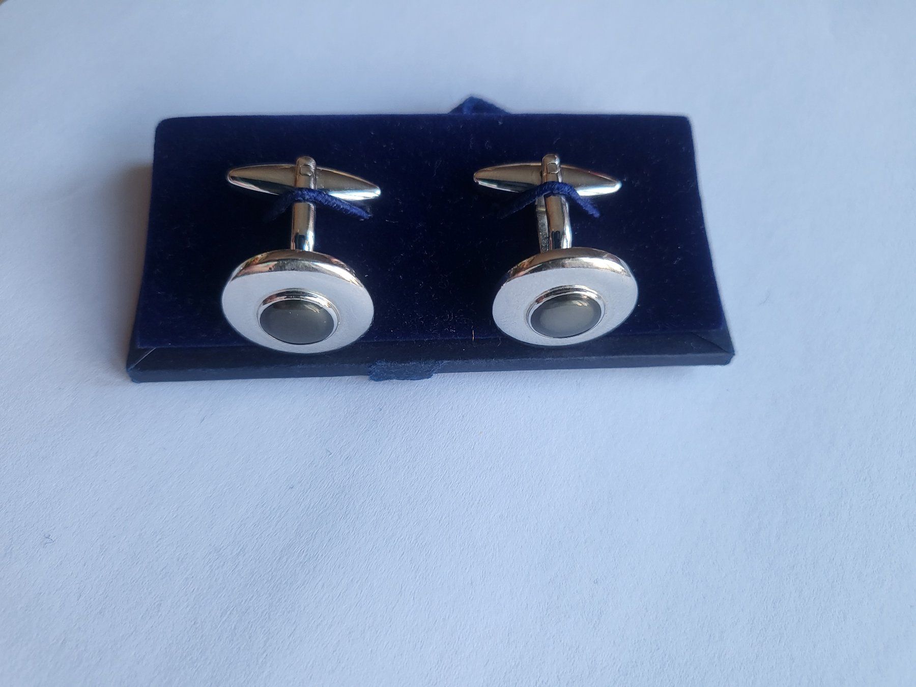 Gemelli: Elegante Manschettenknöpfe, Silberlook, Neu – Nuovo e nell'imballaggio originale da Delémont venduto da mvl_l76c