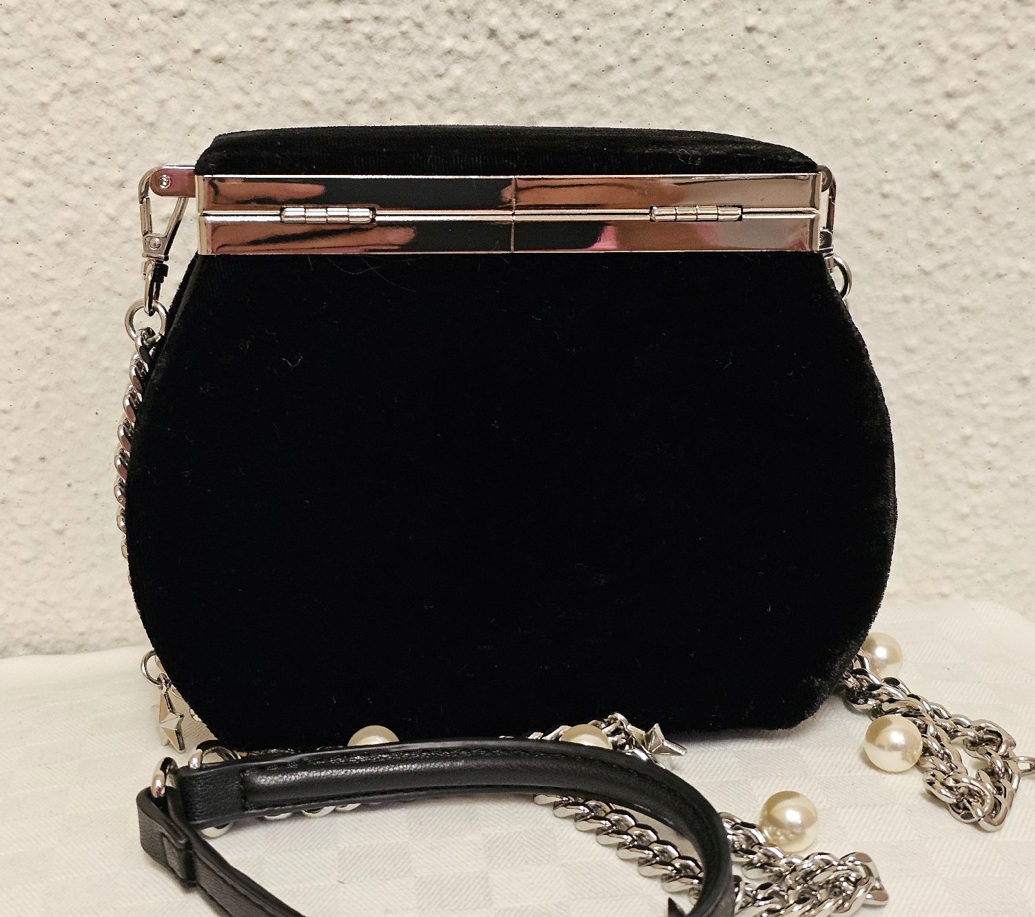 Zara Borse da donna: ZARA BASIC Samt Abendtasche / Clutch mit Kette & Perlendetai – Usato da Urdorf venduto da ole_mrp9 3