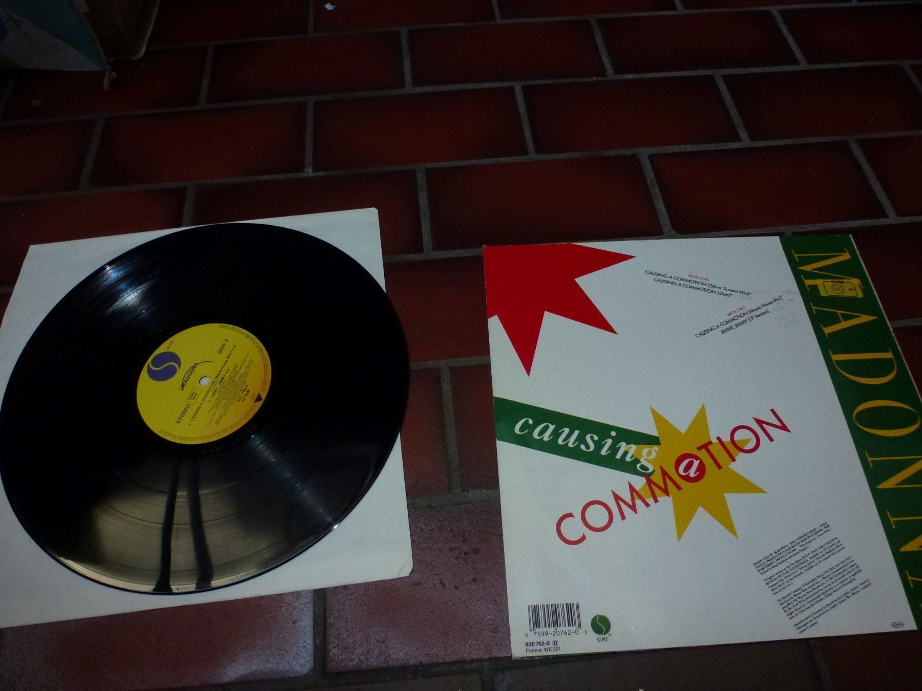 Vinyles: Madonna Causing a Commotion LP – D'occasion à Olten par Disc-Ausverkauf 2