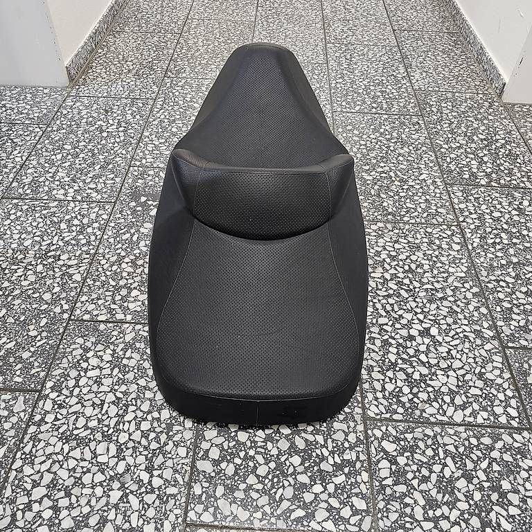 Suzuki Toutes les pièces détachées moto: Burgman 650 Sitz – D'occasion à Zürich par lager03 2