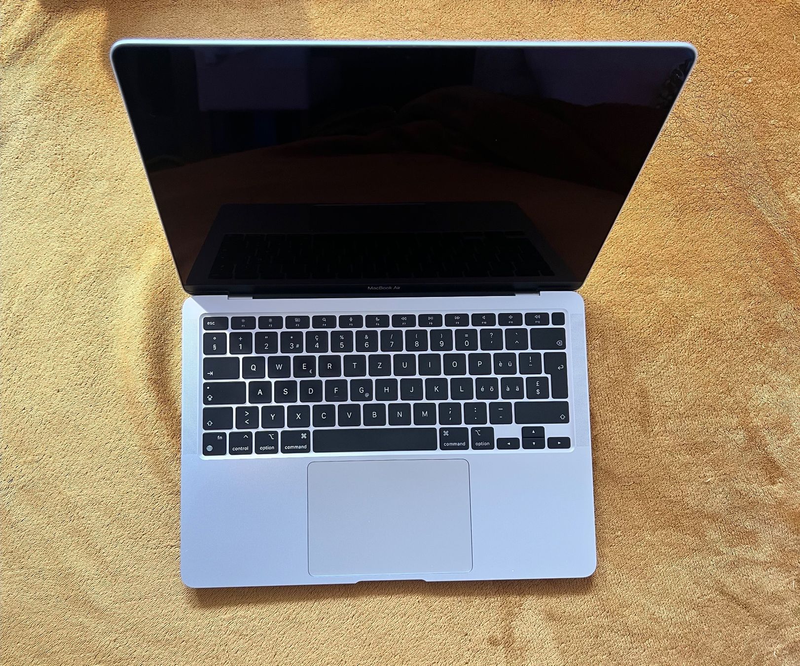 Apple Portables: MacBook Air M1 2020 – D'occasion à Porrentruy par Mascarol 1