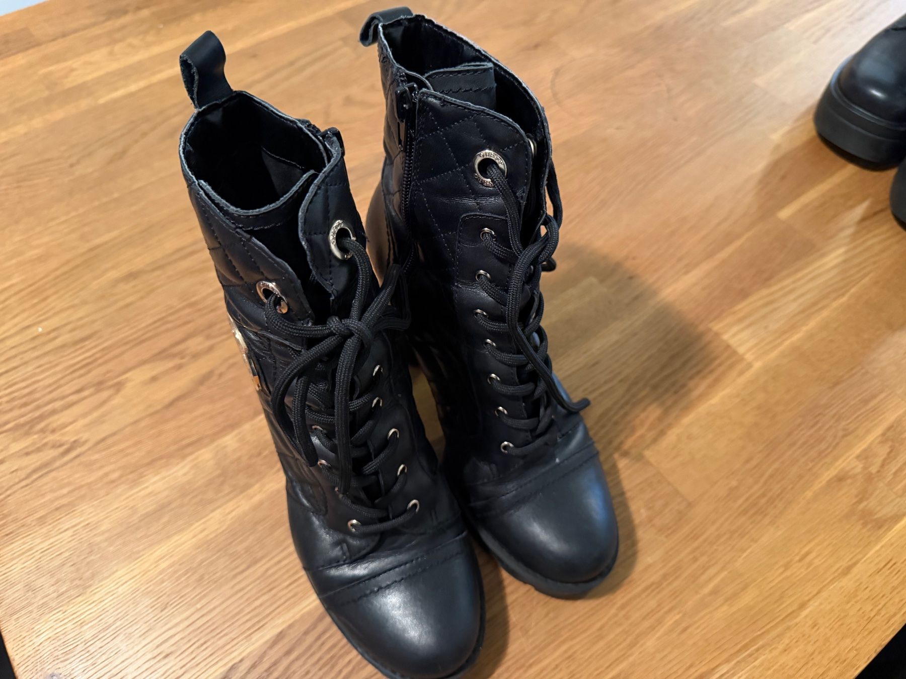 Guess Scarpe da donna: Neue Guess Schuhe Grösse 38 – Nuovo (secondo la descrizione) da Bettlach venduto da Kvety 2
