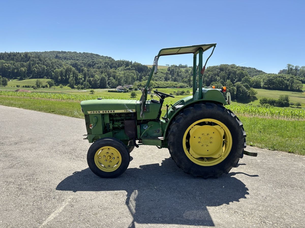 John Deere Trattori: Traktor John Deere 1020 VU / Schmalspur – Usato da Courgevaux venduto da Querly 2