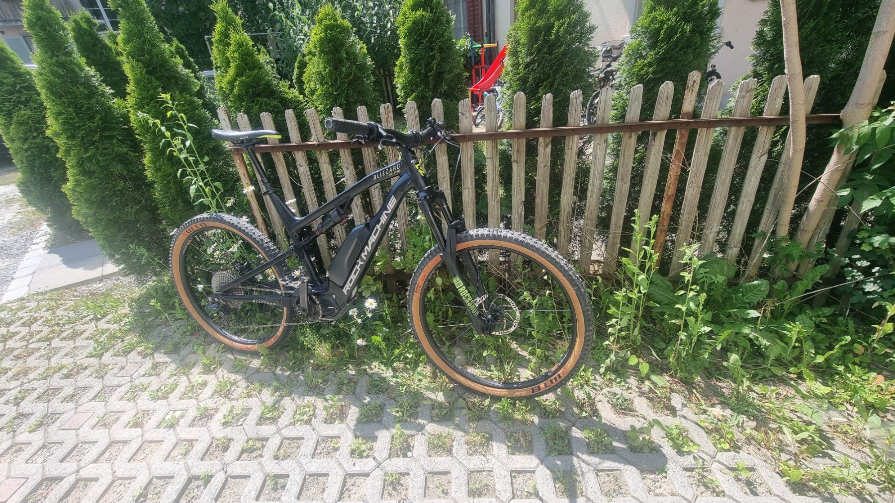 Rock Machine Biciclette: Rock Machine 25th Anniversary E‑Fully (XT Di2 / Magura MT5) – Usato da Hausen AG venduto da mauricelebrain
