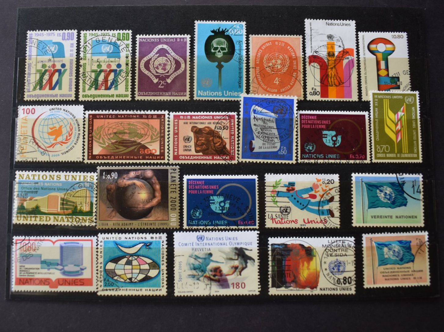 Tutti i francobolli: Kleine UNO Sammlung  B1509SCH – Usato da Bettingen venduto da Gluscht-Oase