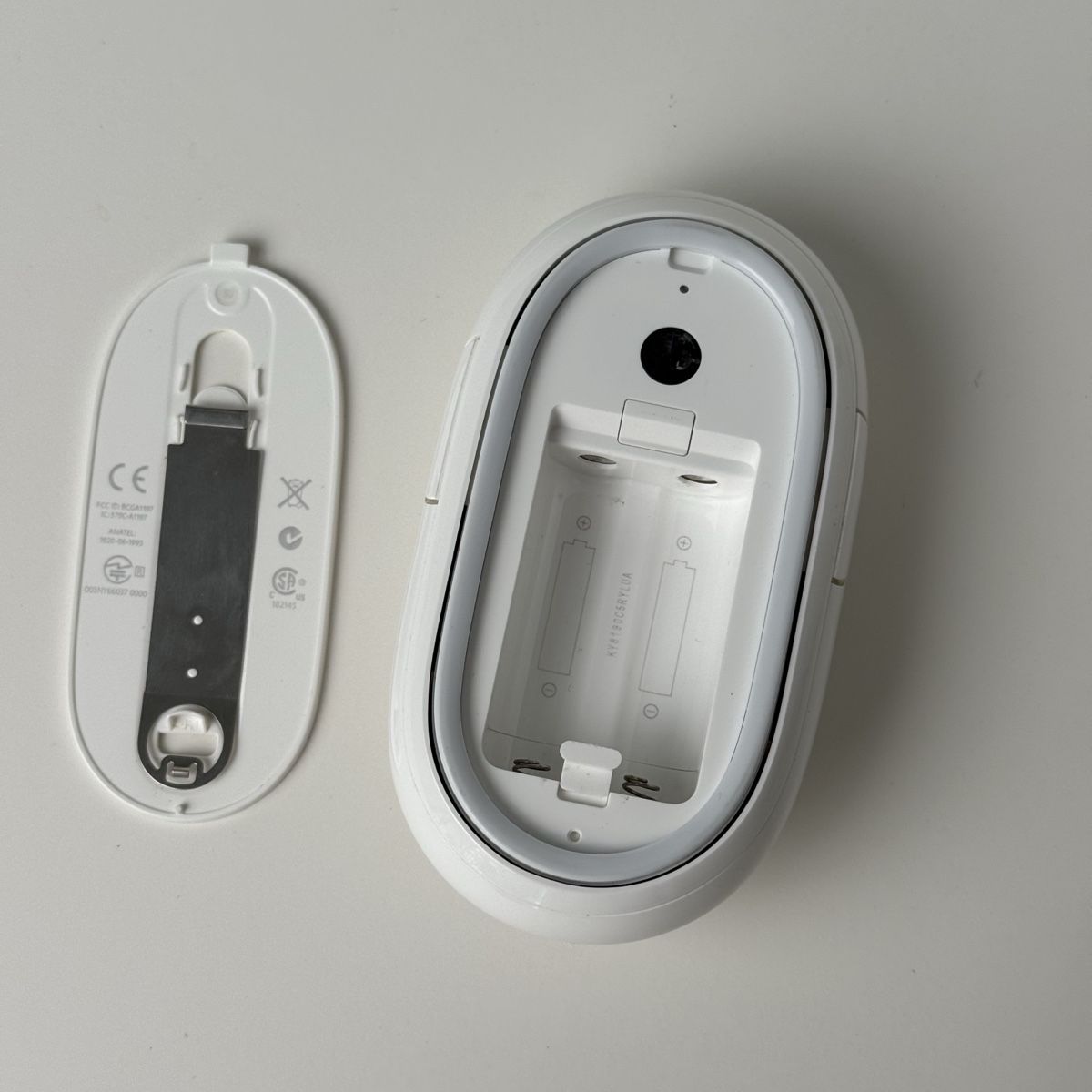 Apple Mouse: Apple Wireless Mighty Mouse (Modell A1197) mit OVP   – Nuovo e nell'imballaggio originale da Rümlang venduto da vla_9g7d 4