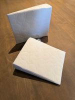 2x Keilkissen / Lagerungskissen für Babys