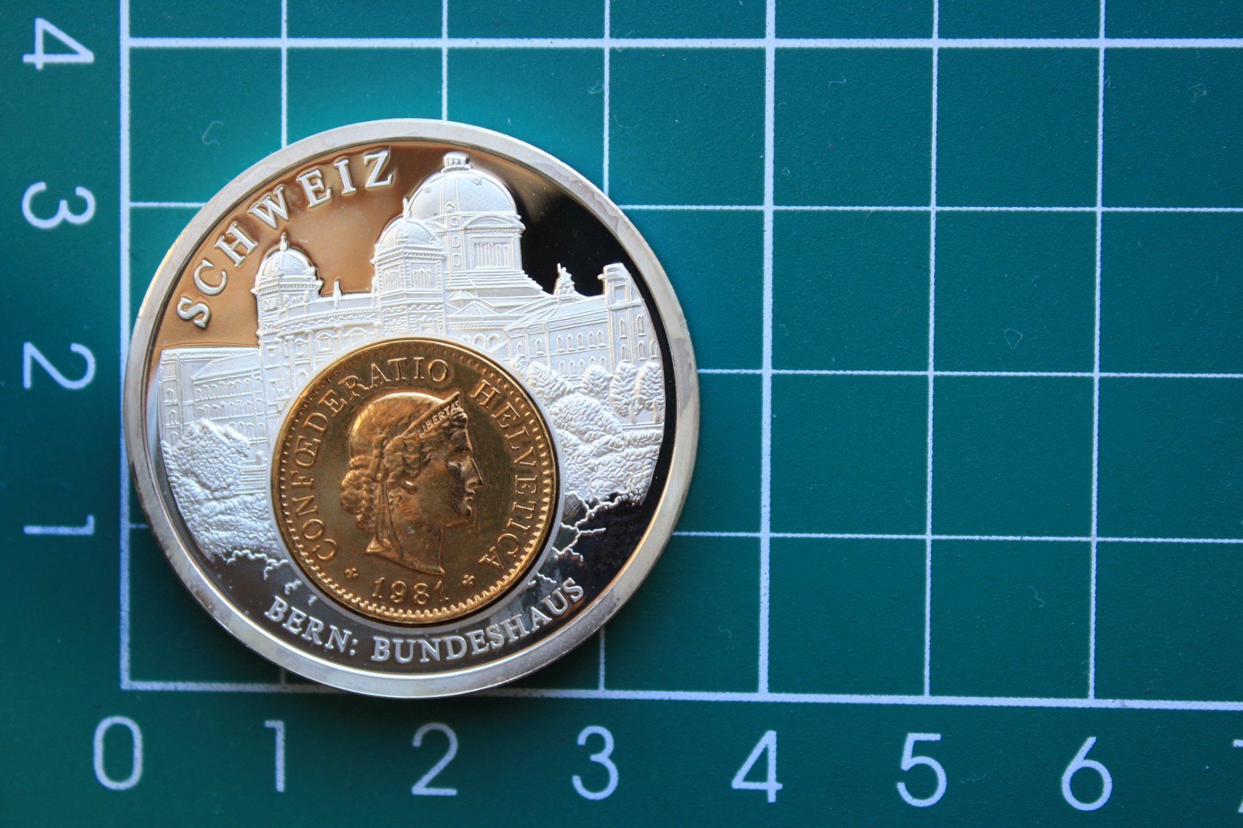Tutti le monete: bern bundeshaus 5 rappen 1981 – Nuovo e nell'imballaggio originale da Laupen BE venduto da Gufi57