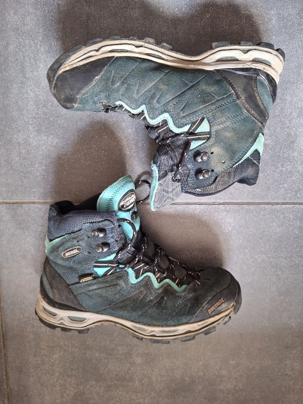 Meindl Scarpe da uomo: Meindl Wanderschuhe in Originalkarton, Gr 39 – Usato da St.Gallen venduto da dajo0809 2