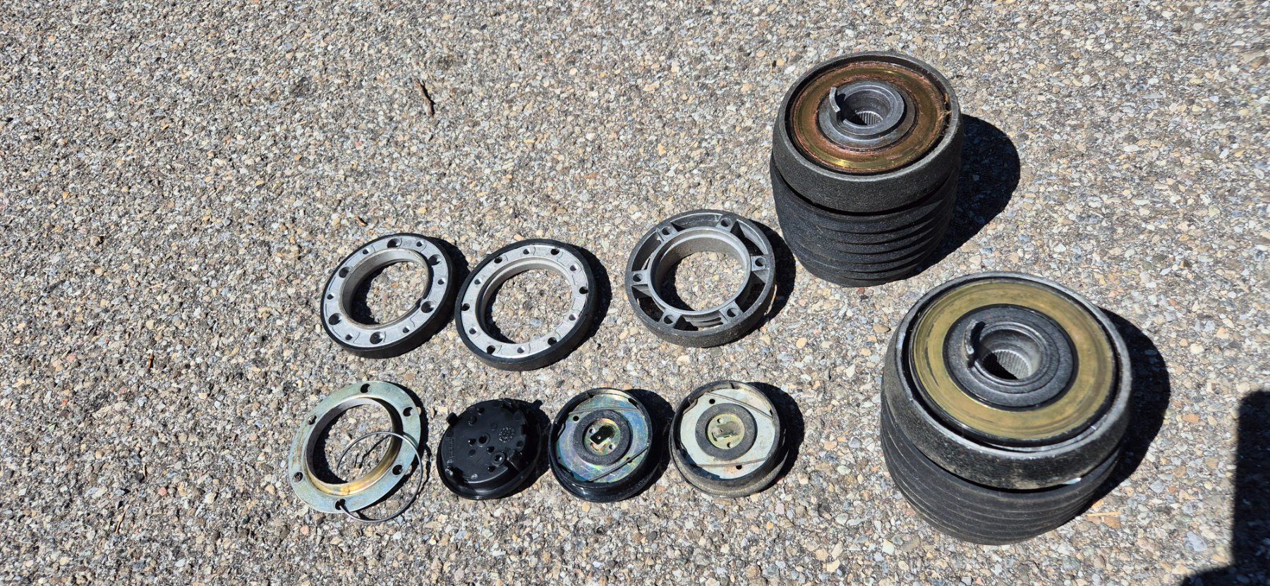 Toutes les pièces auto: MOMO Lenkradnaben VW – D'occasion à Riggisberg par Mahali04 1