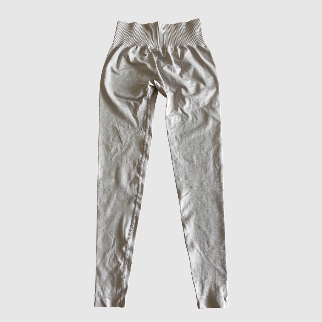 Leggings: B-Ware Scrunch Leggings 2.0 von UNANIMOUS – Nuovo (secondo la descrizione) da Muri AG venduto da fightandfitness.ch 3