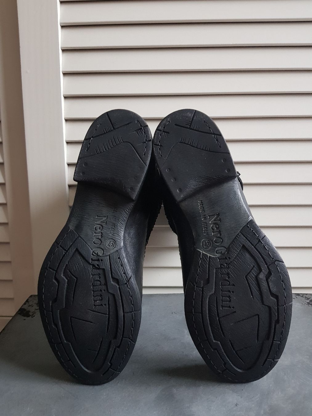 Scarpe da donna: Nerogiardini boots neuves cuir noire.Taille 37 – Nuovo (secondo la descrizione) da Lausanne venduto da man_rw9q 4