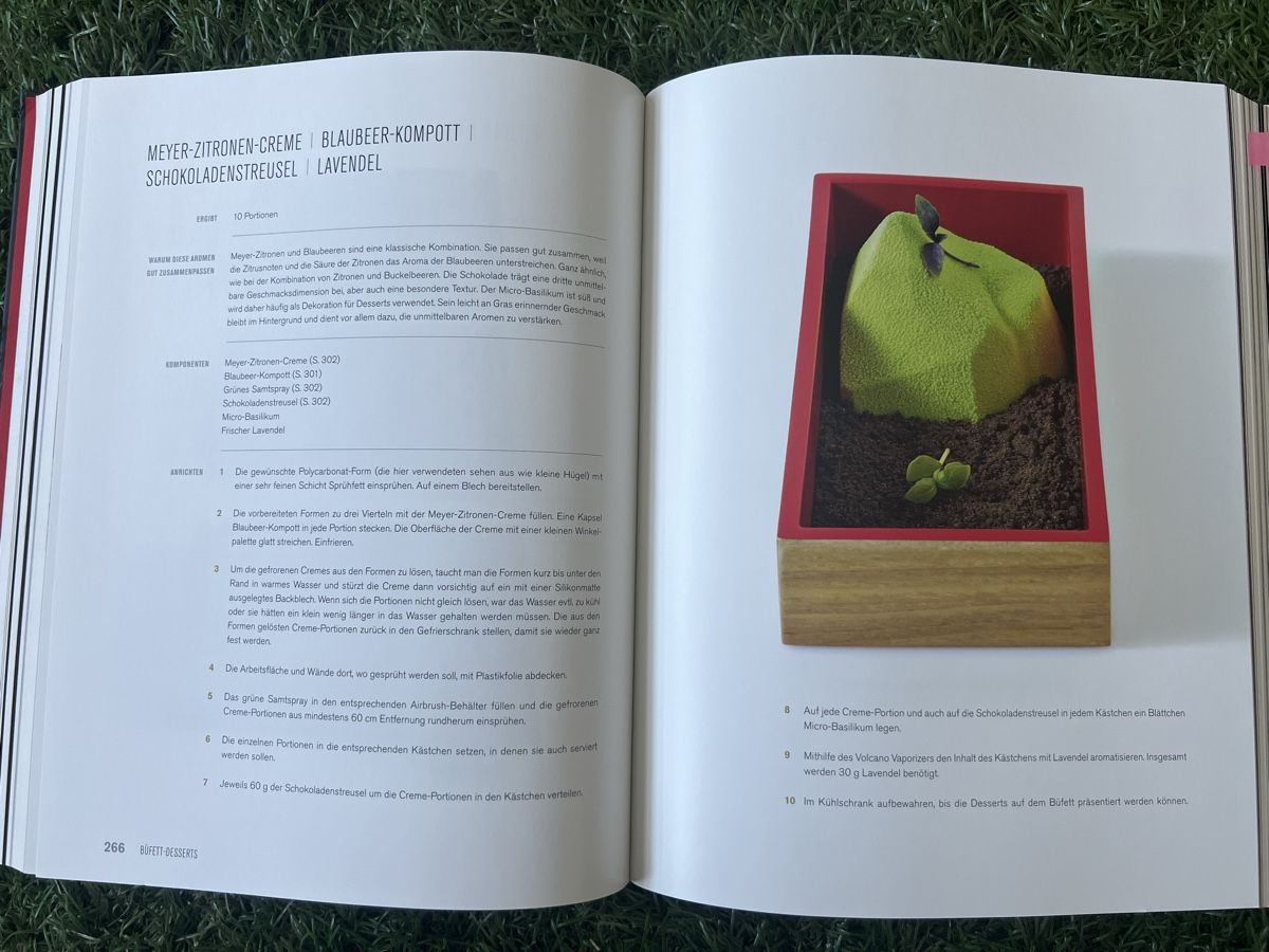 Bücher: Elements of Desserts – Neu (gemäss Beschreibung) aus Madetswil von Biker100 2