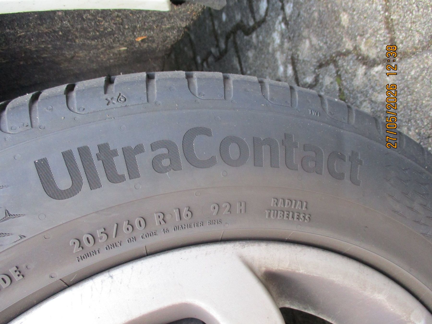 Continental Pneumatici & Ruote complete: 4 CONTINENTAL ULTRACONTACT REIFEN – Usato da Safenwil venduto da universum78 1