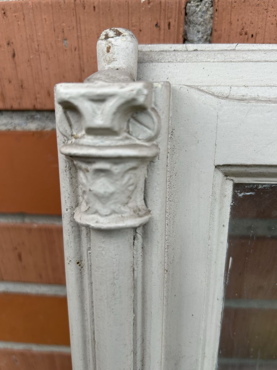 Fenster: Im Angebot ein rustikaler Fenster Flügel  – Gebraucht aus Gwatt (Thun) von ate_6ng8 4