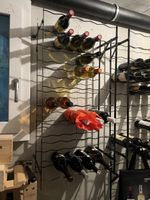 Wein-Wandgestell für 50 Fl