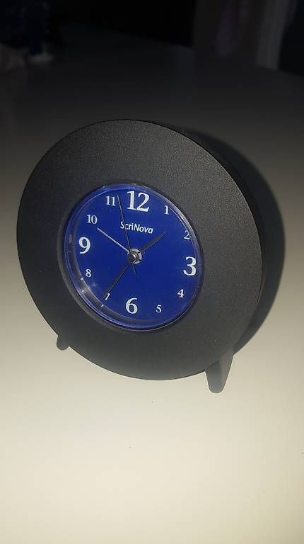 Sveglie: Eleganter digital Wecker / Uhr – Usato da Dietikon venduto da m53