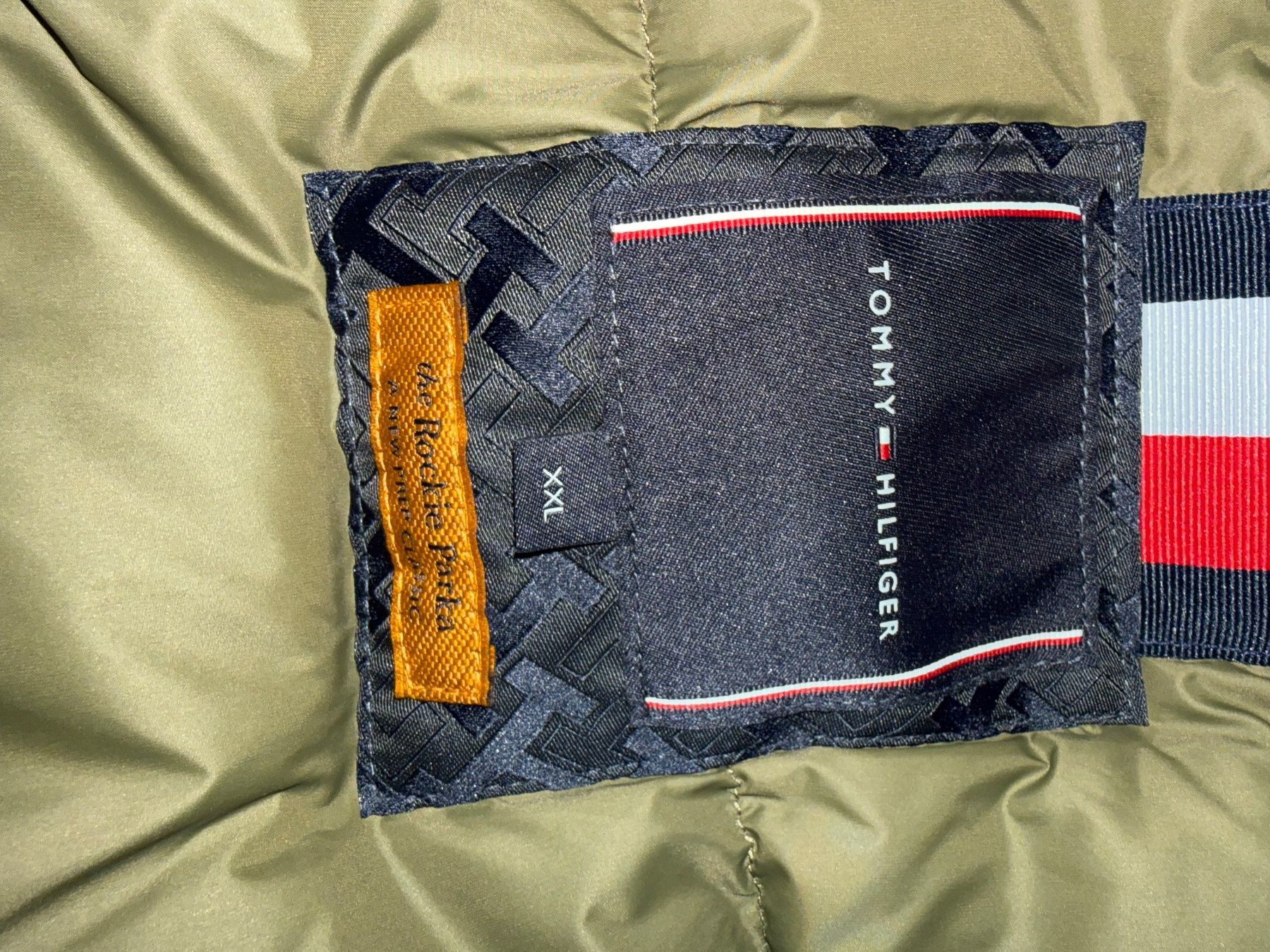 Tommy Hilfiger Jacken: Original Tommy Hilfiger Winterjacke – Gebraucht aus Meisterschwanden von Wednesday1905 1