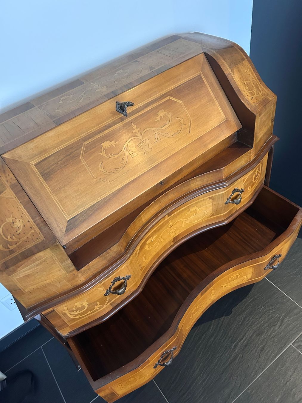Cassettiere: Schreibkommode Louis-XV Stil mit Intarsien – Usato da Sins venduto da rox_jl59