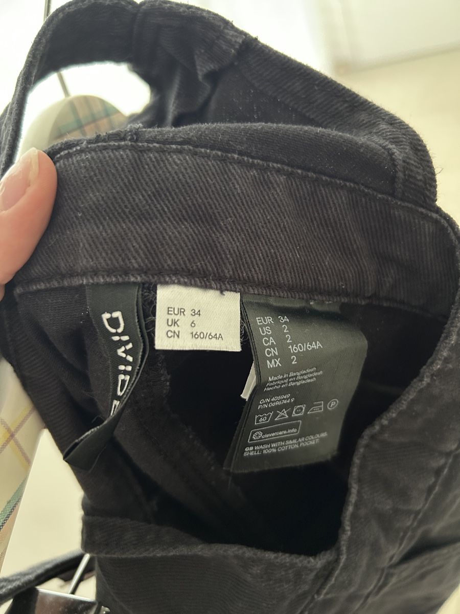 H&M Vestiti: Schwarzes Jeans Latzkleid Grösse 34 – Usato da Oberkirch LU venduto da a.nn.y 2