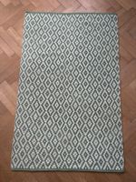 Teppich grün/weiss mit Muster, ca 170x110 cm