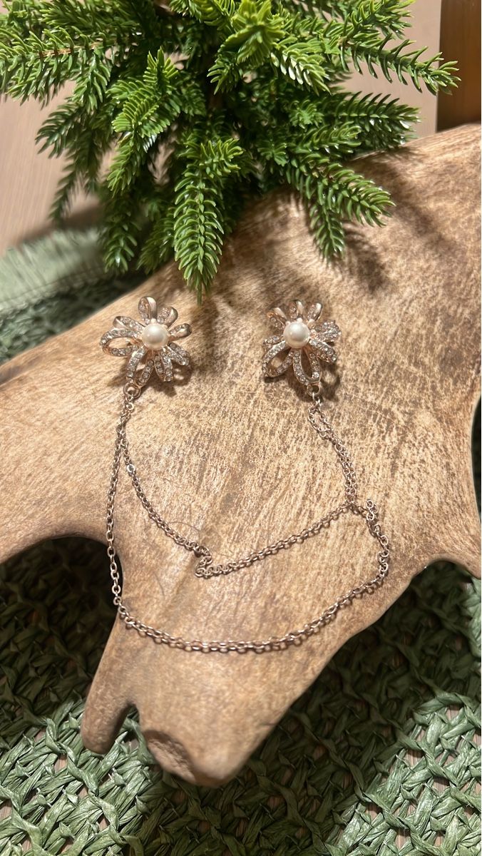 Spille & Fermagli: Doppelkette Kragen Pin – Nuovo (secondo la descrizione) da Seon venduto da Sunny-Schmuck78