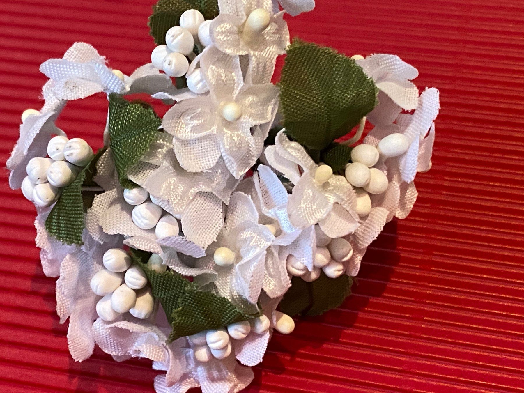 Alle Dekorationen: Fliederblüten-Sträusschen weiss – Neu (gemäss Beschreibung) aus Egg SZ von irbaku 1