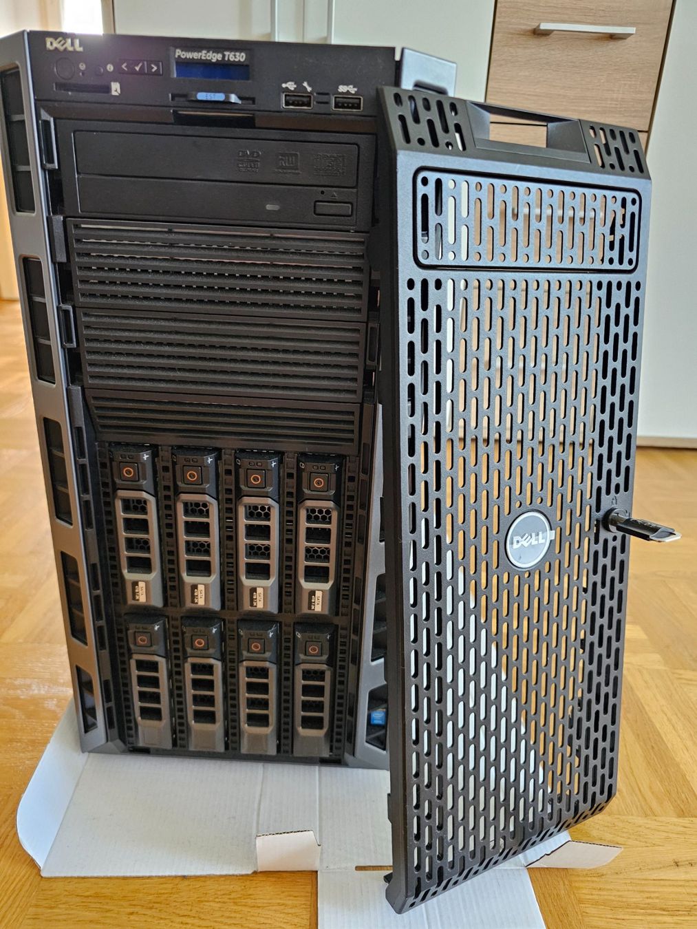 Dell Server: Dell T630 - 64gb RAM - 2x E5-2609v3 – Usato da Fribourg venduto da baltenspda