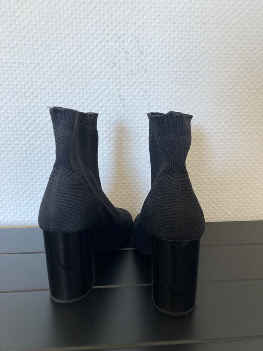 Scarpe da donna: Bottines à talon – Usato da Lausanne venduto da shabnam.t 3