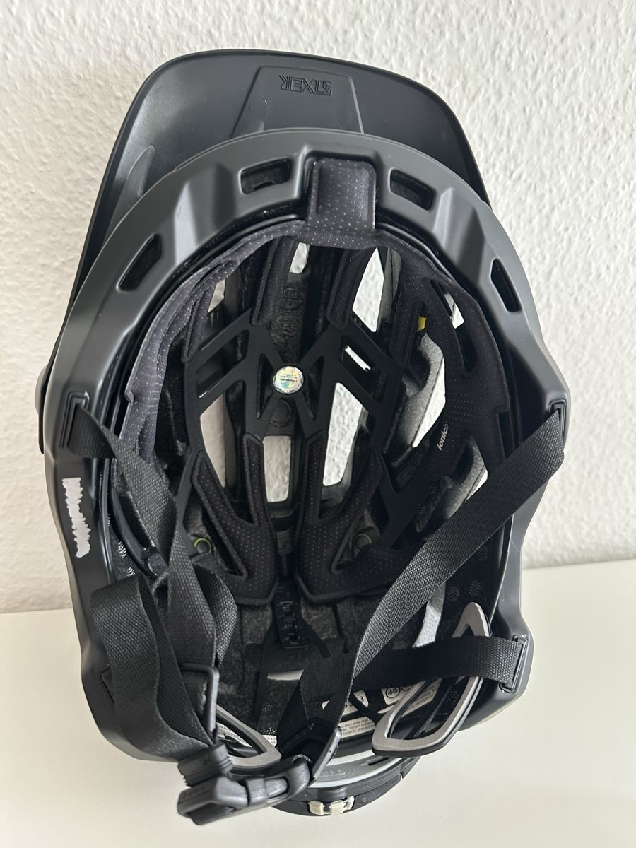 Caschi: BELL Sixer MIPS Velohelm neuwertig – Nuovo (secondo la descrizione) da Wetzikon ZH venduto da brandshop 4