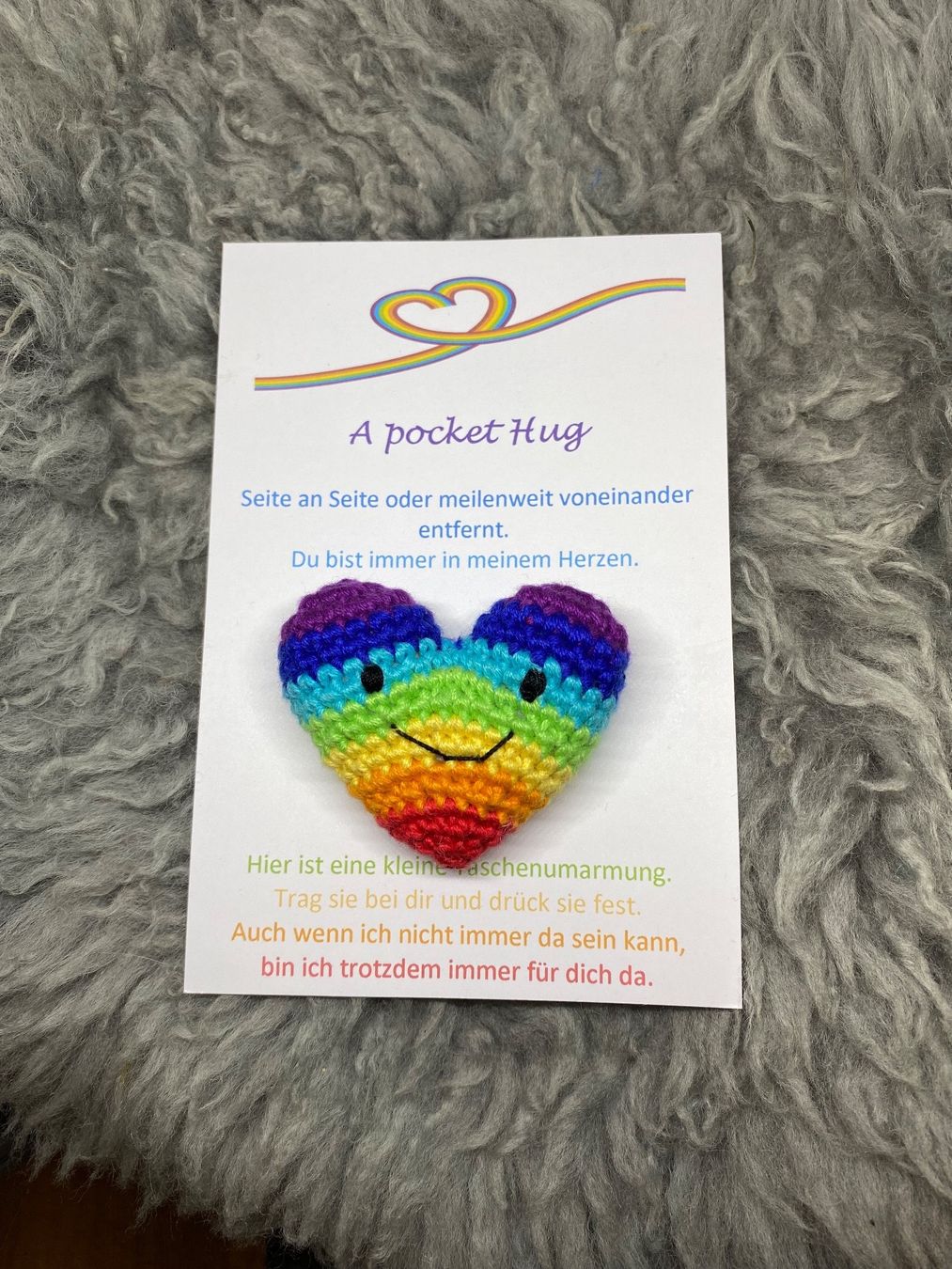 Cartoline: Pocket Hug – Nuovo e nell'imballaggio originale da St. Niklaus VS venduto da Wallis4ever
