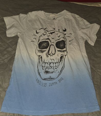 Cooles Sommer T-Shirt mit Totenkopf Motiv, Grösse 146/152