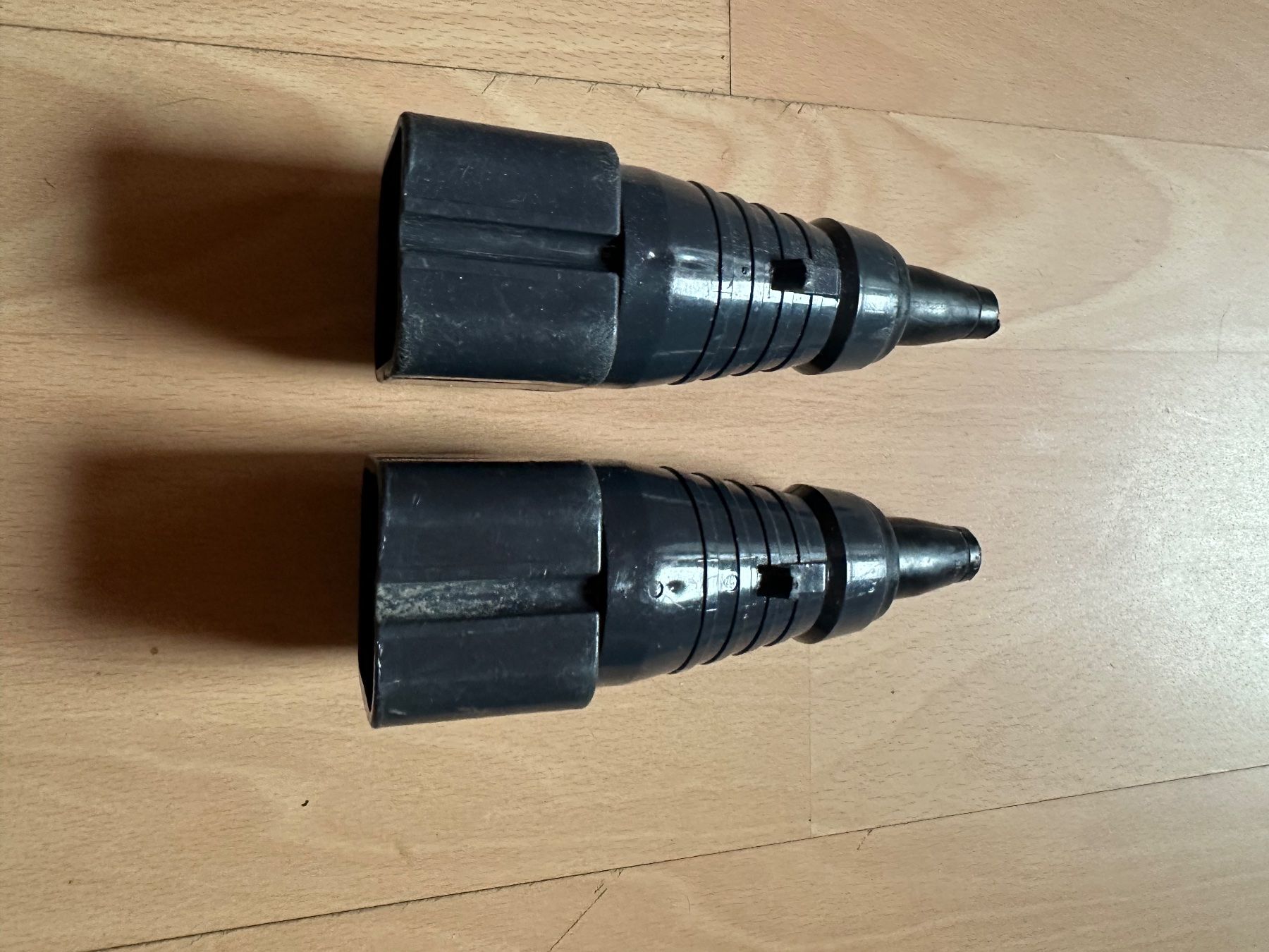 Spine: Stecker J15 5 polig  2.Stück – Usato da Huttwil venduto da Bolpa 3