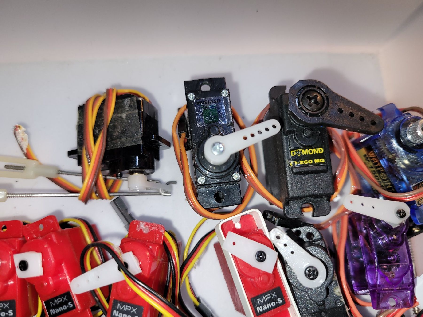 Modellismo RC: Grosses Servolot, geprüft, Midi/Mini/Microservos – Usato da Winterthur venduto da testi67 4