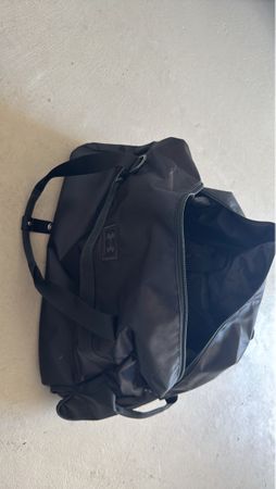 Under Armour Sporttasche - ideal für's Fitnessstudio!