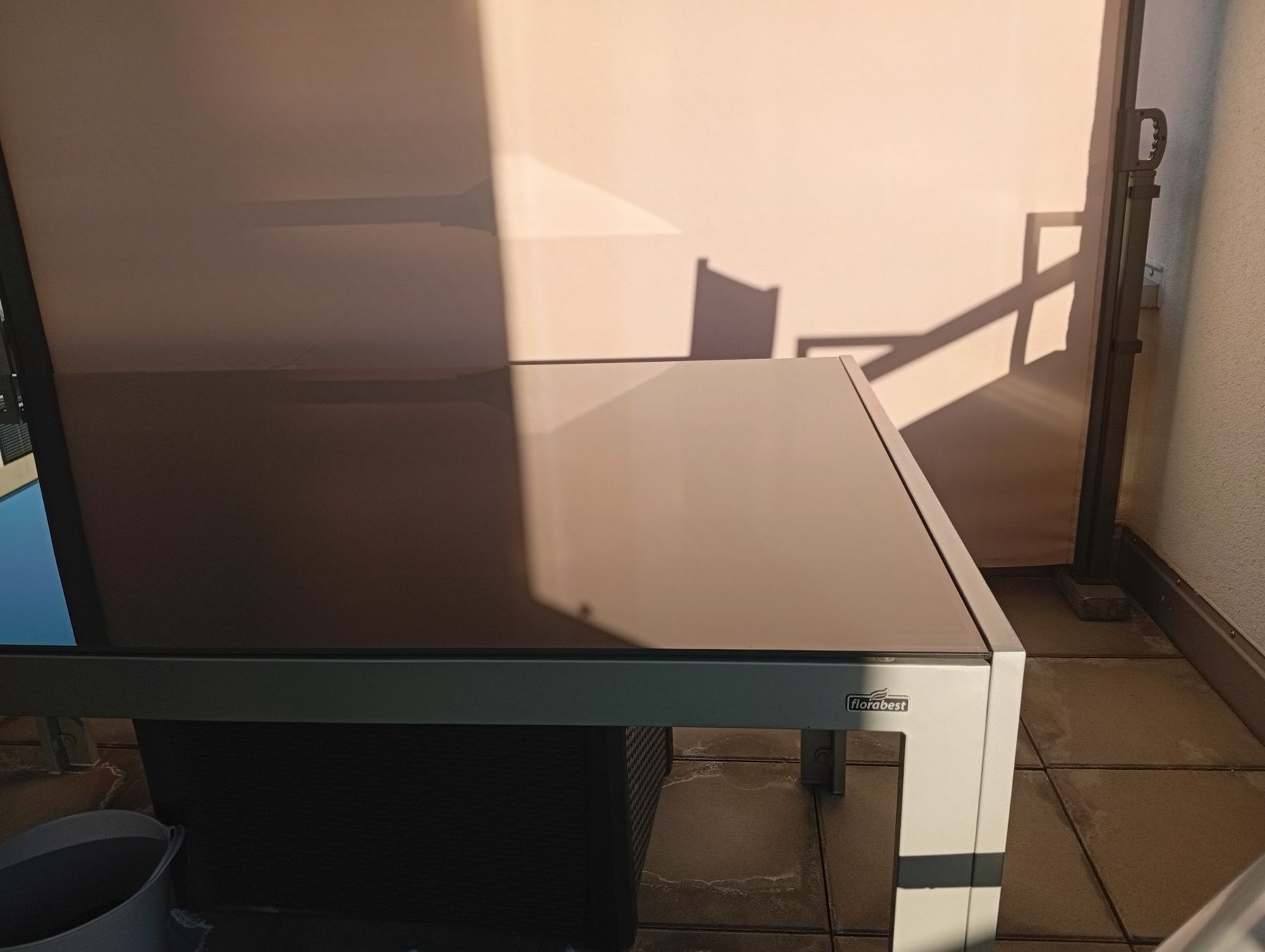 Tables: Glastisch für Balkon oder Garten – D'occasion à Benken SG par Akire59 2