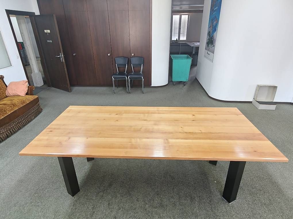Tavoli: Nussbaumtisch – Usato da Gossau SG venduto da pag_pj7z 1