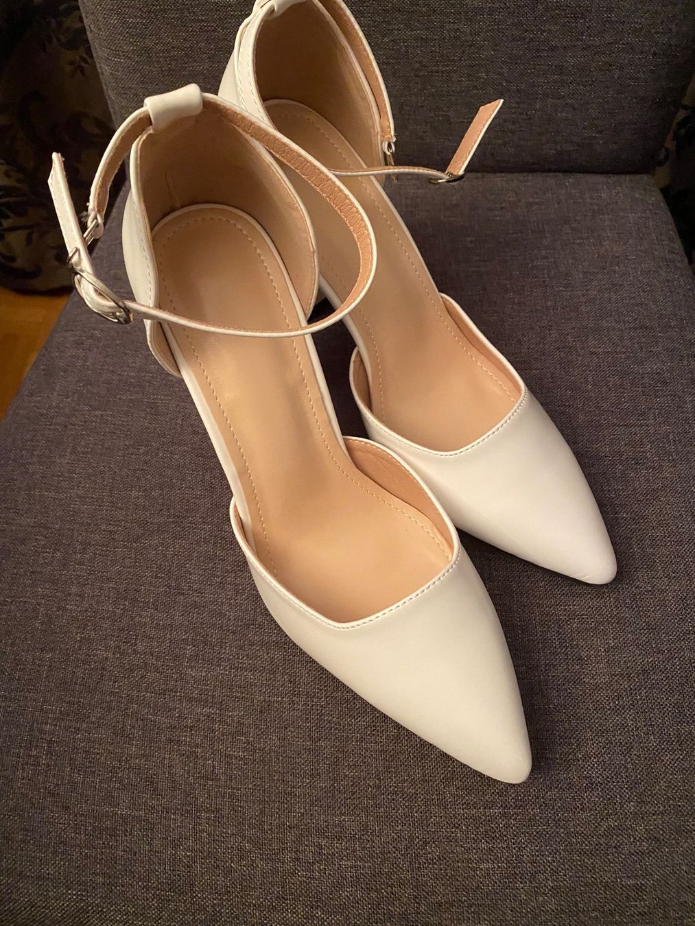 Chaussures femmes: Talons blancs pointus – Neuf avec emballage d'origine à Montreux par iza_peche8 4