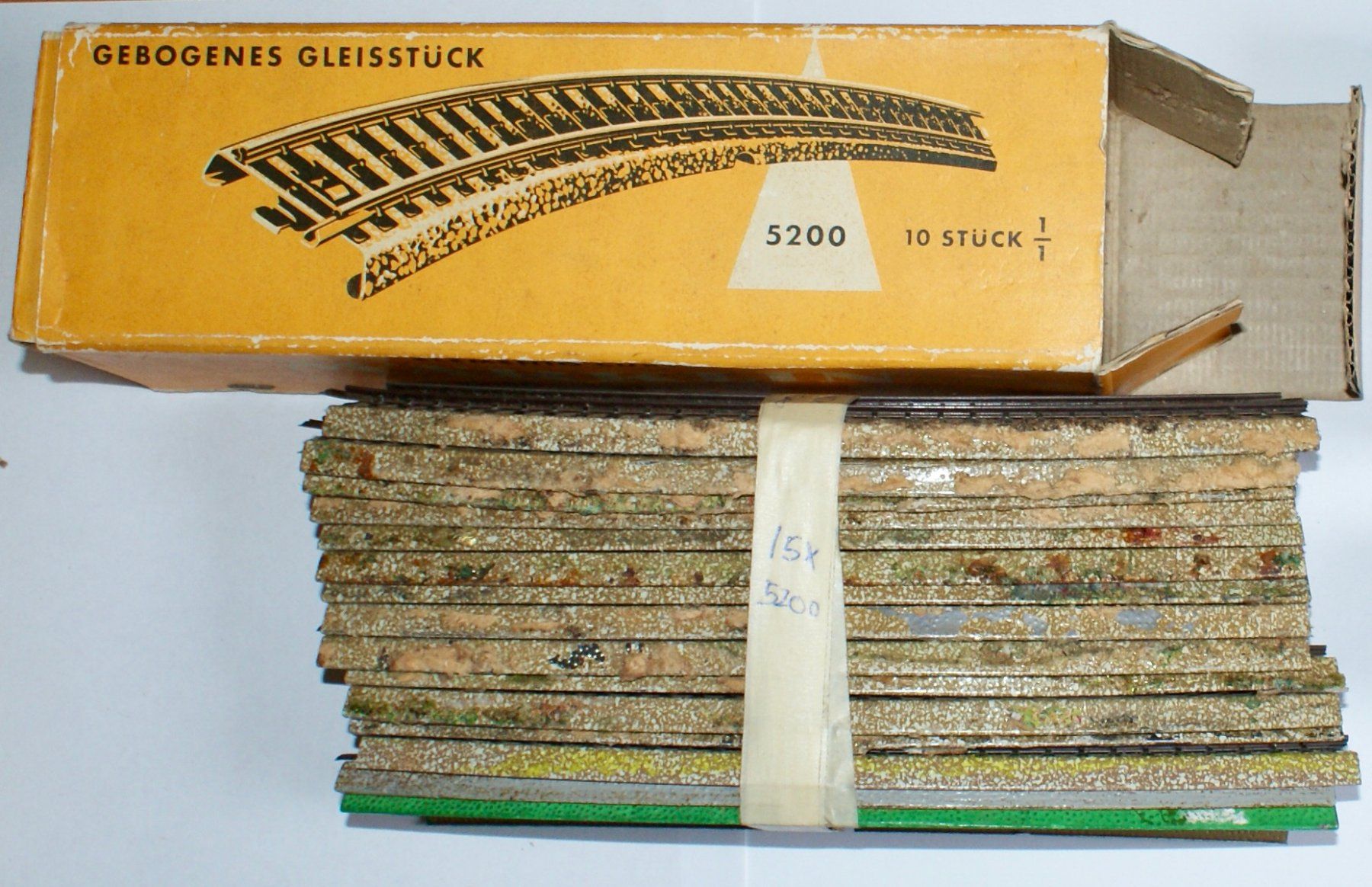 Märklin Modelleisenbahnen: 15 x 5200 rails Marklin – Gebraucht aus Morrens VD von alain50