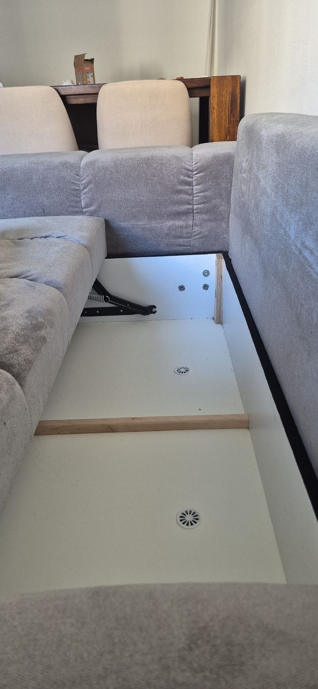 Divani: Ecksofa grau mit Schlaffunktion und Bettkasten – Usato da Basel venduto da ric_8vlh 4