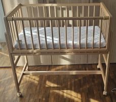 Geuther Beistellbett mit Matratze