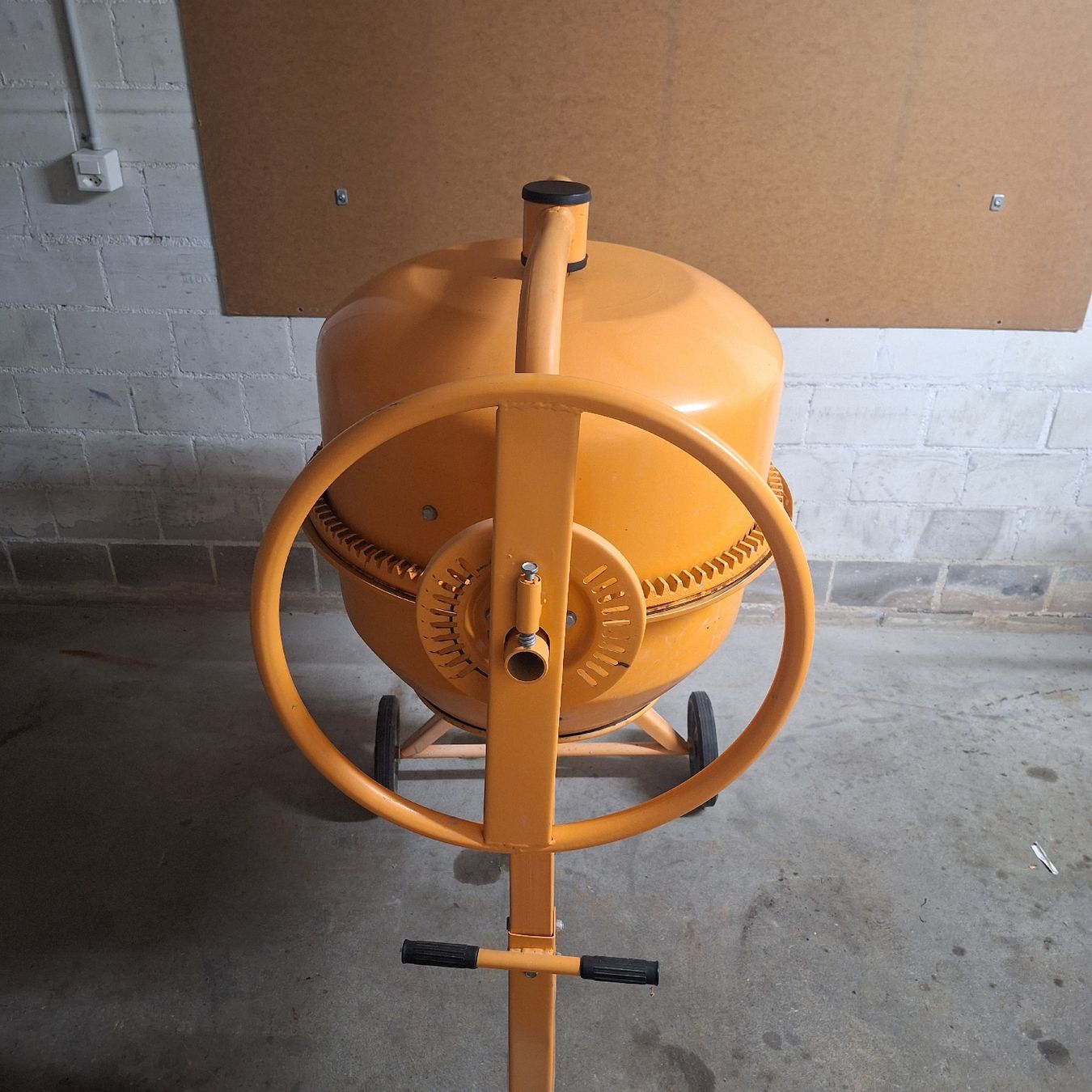 Toutes les machines: Betonmischer  – D'occasion à Winterthur par v-t88 3