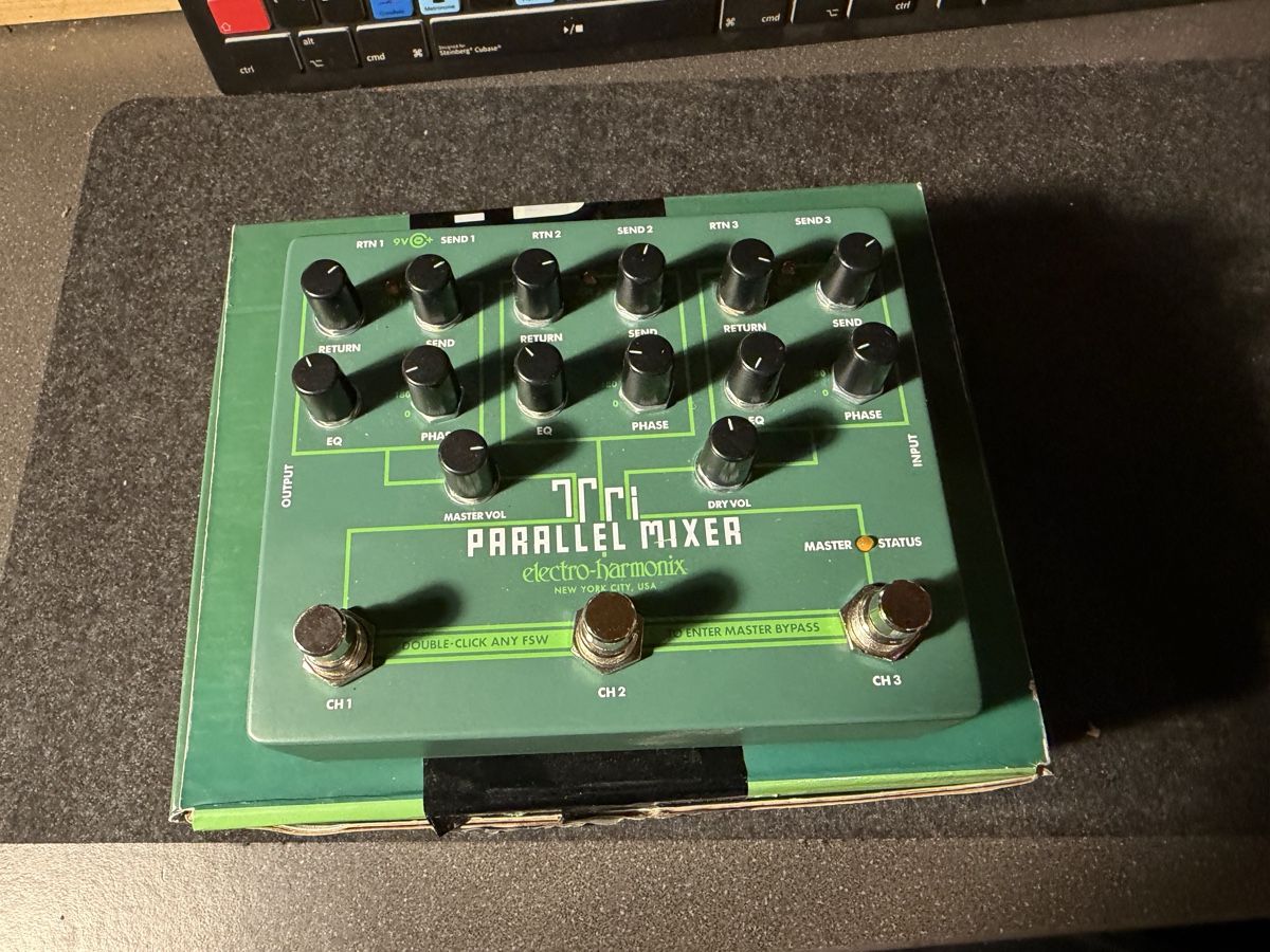 Electro-Harmonix Strumenti musicali: Electro-Harmonix Tri Parallel Mixer – Usato da fey venduto da Caductilometre