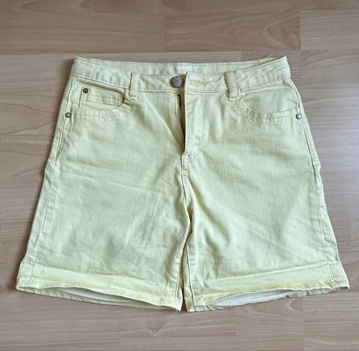 Lotti & Set di vestiti: 2 Shorts Grösse M – Usato da Romanshorn venduto da Butterdog 4